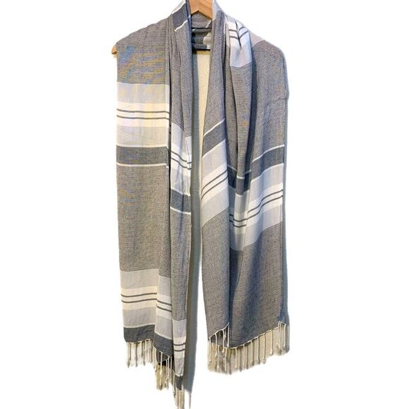 COLUMBIA Wayfarer Scarf Women’s 22”x 76” Gray White Braided Tails Viscose Cotton - Picture 1 of 7